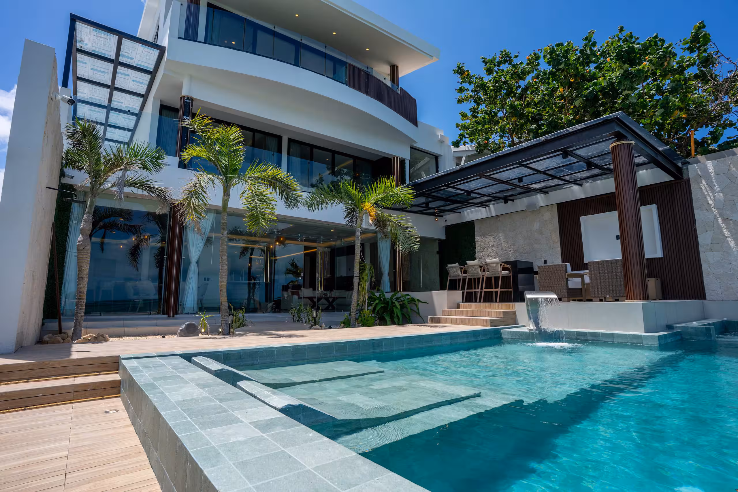 Exterior of Villa Mara in Playa del Carmen